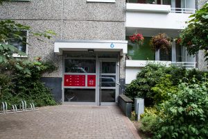 Foto vom Eingang zum Familienzentrum Robert-Blum-Straße