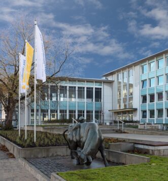 Foto vom Eingang zur Volkshochschule Bremerhaven